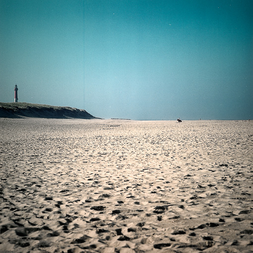 Ailleurs