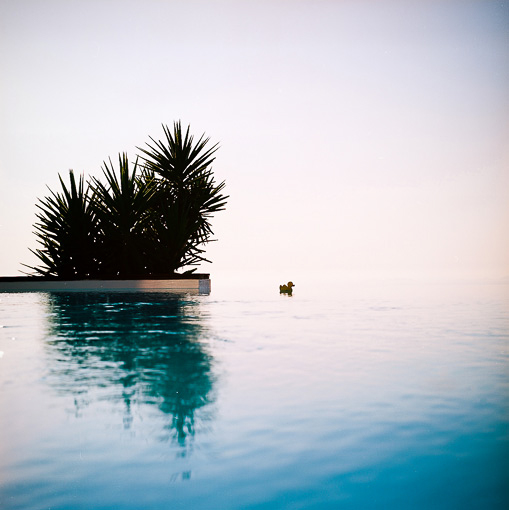 Ailleurs