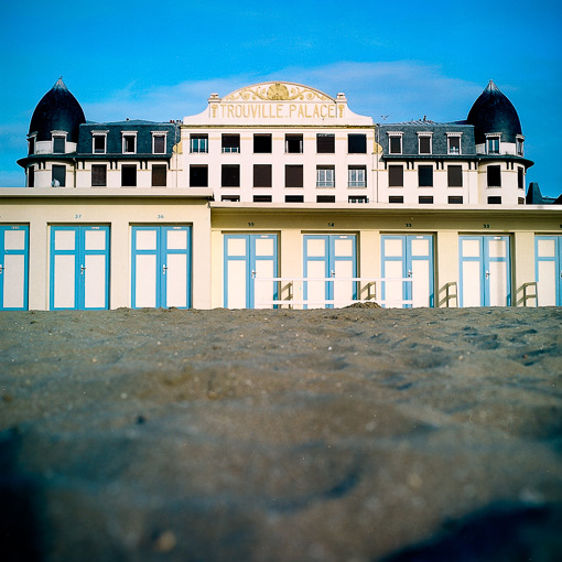 Ailleurs