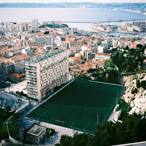 Ailleurs