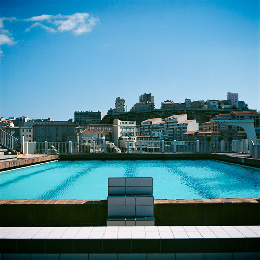 Ailleurs