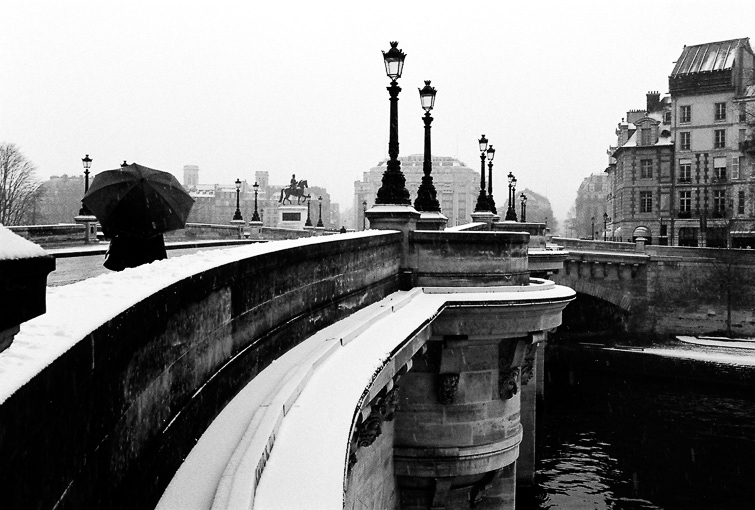 Ailleurs